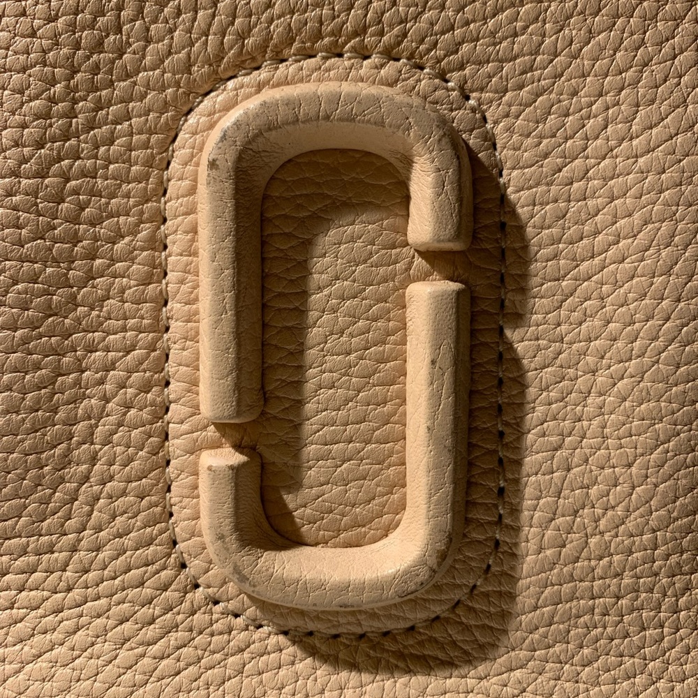 Marc Jacobs crossbody bag 😊 - Picture 2 of 8